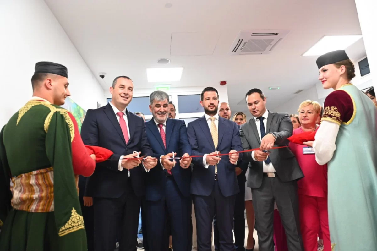 Milatović prisustvovao otvaranju Odjeljenja pedijatrije Opšte bolnice u Bijelom Polju