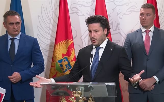 Abazović: Priča o gužvama oko trajekta se pravi zato što je država uzela nešto od privatnika, čista dobit u julu iznosila milion evra