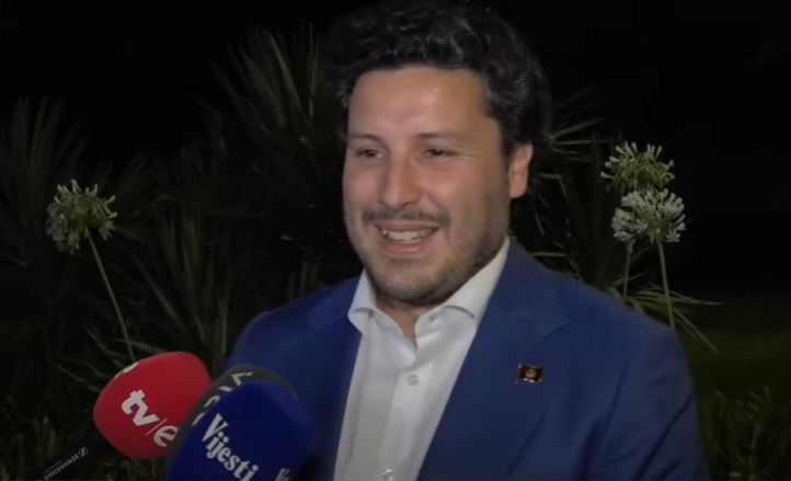 Na škakljivo pitanje novinara Dritan uz usmjeh odgovorio: Novog ćemo dočekati sa tortom (VIDEO)