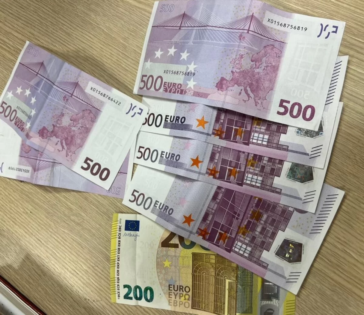 Uhapšeni osumnjičeni za stavljanje u promet falsifikovanog novca u Podgorici, Baru i Cetinju