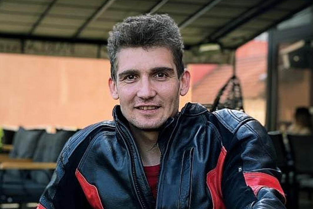 OVO JE MOTOCIKLISTA (30) KOJI JE NASTRADAO U UDESU KOD BREZE: Sudario se sa autom, povredama podlegao u bolnici (FOTO)