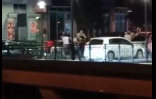 Snimak masovne tuče u Rožajama! NE ZNA SE KO KOGA UDARA Otac povrijeđenih prijeti osvetom (VIDEO)