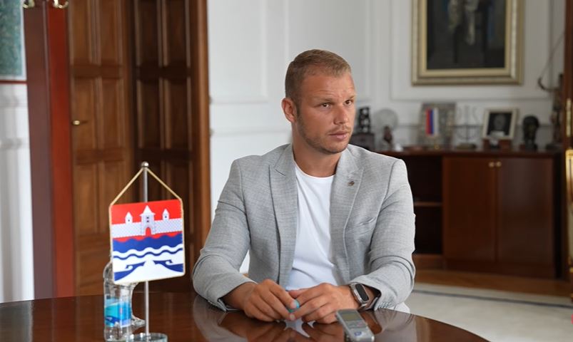 "AKO BRANITE SVOJE IMATE SANKCIJE-AKO IZDATE IMATE NAGRADE" Stanivuković protiv sankcija zvanikčnicima SRPSKE