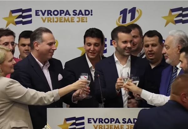 Zbog drugačijeg mišljenja EVROPA SAD isključila iz partije svoju poslanicu