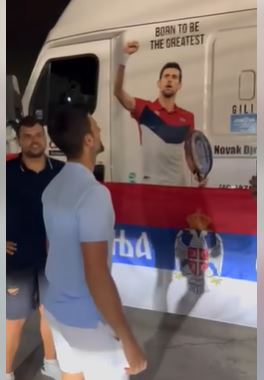 „ŽIVJELE SRBIJA I SRPSKA!“ Đoković ispunio obećanje braći kamiondžijama iz Banjaluke (VIDEO)