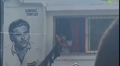 "TORCIDA" DOLILA ULJE NA VATRU: Pred revanš meč u Solunu raširili obeležja Partizana i PAOK-a (VIDEO)