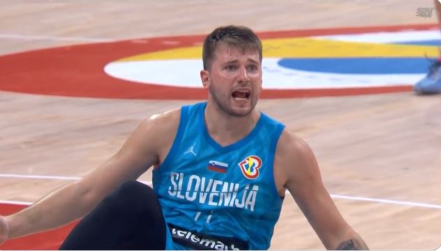 POTEZ KOJI JE PODIGAO PRAŠINU: Luka Dončić gestikulirao novcem ka čelnicima FIBA (VIDEO)