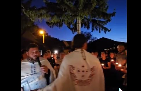 ALI REAKCIJE LJUDI.. Moleban za Novaka: Pogledajte prelijep snimak sa KOSMETA (VIDEO)