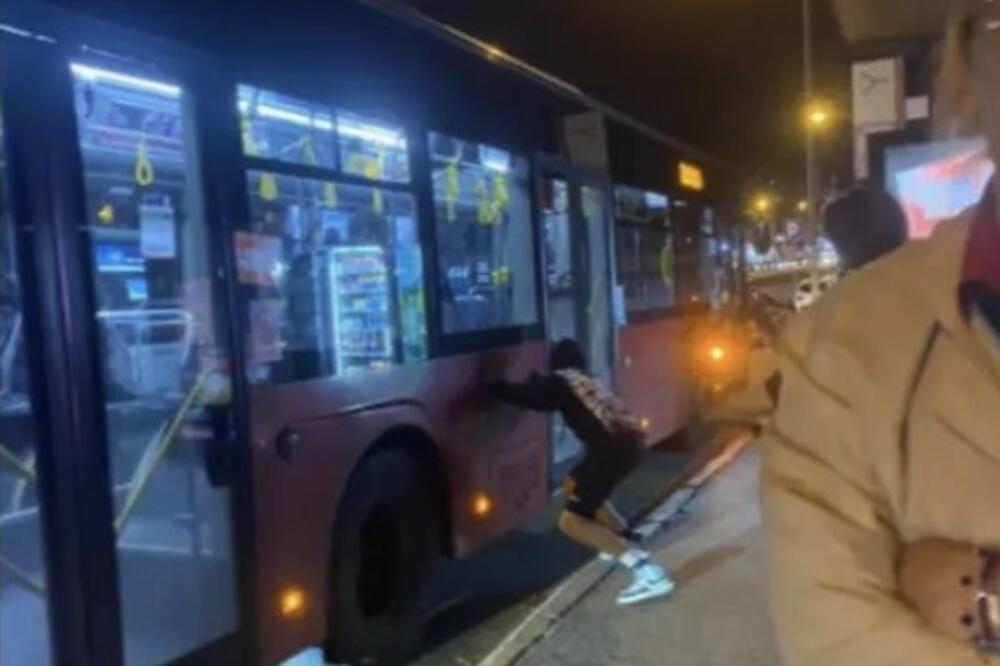 VRATA GRADSKOG PREVOZA NA UDARU NEVASPITANIH KLINACA: Rade ovo kako bi napakostili vozaču