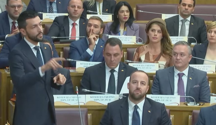 SJEDI DOLJE JEDINICA! Medojević ocijenio sinoćnji nastup bivšeg režima u Skupštini CG: DPS je svu noć proveo pričajući od Drugom svjetskom ratu