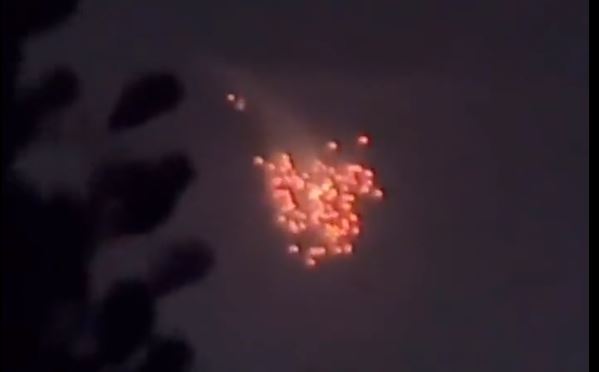 OVO ORUŽJE TOPI MESO DO KOSTIJU: Izrael navodno zasuo pojas Gaze FOSFORNIM bombama (VIDEO)