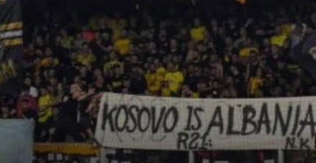 "SRAMOTA!": Navijači AEK-a se oglasili povodom transparenta „Kosovo je Albanija“