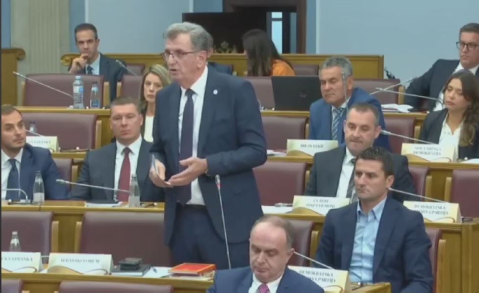 ALBANAC U SKUPŠTINI CRNE GORE "ZAPUŠIO USTA" DPS-'u Camaj: Radije ću s četncima nego sa lopovima