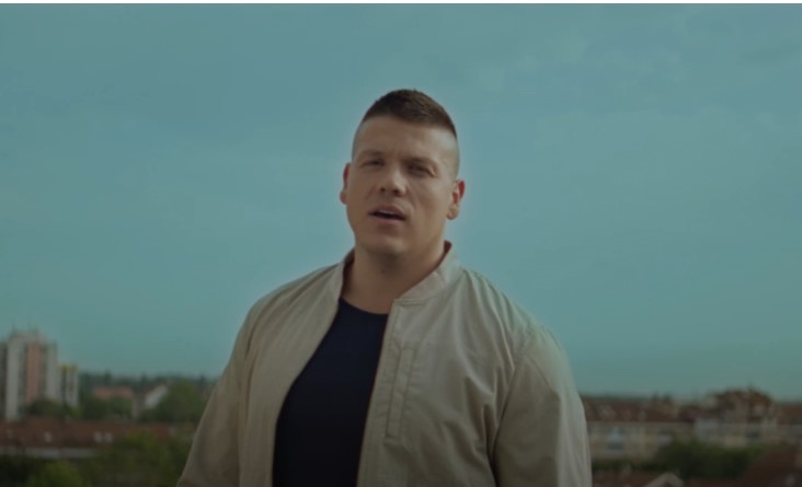 „ŽELIM DA MU PRUŽIM RUKU“ Sloba Radanović traži radnika gradske čistoće, objavio šok snimak (VIDEO)