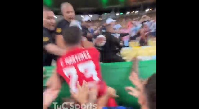 ŠOK SCENA NA MARAKANI! Najbolji golman sveta PESNICAMA nasrnuo na POLICIJU! (VIDEO)