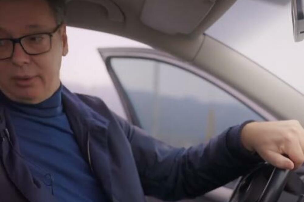 "DA VIDIMO ŠTA PUŠTAJU NA RADIJU" Vučić sjeo za volan, pa objavio video: "Samo da pobjegnem ovima iz obezbjeđenja" (VIDEO)