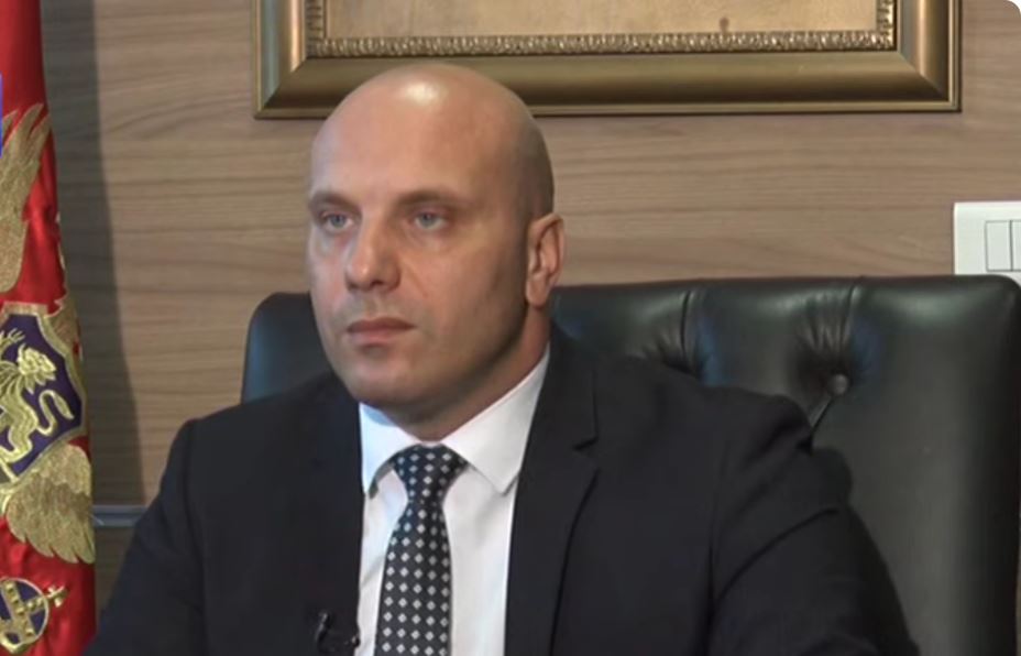 NOVI ŠOK U CRNOJ GORI! Bivši službenik policije kupio vozilo od 300.000 EVRA! Terzić najavio istragu