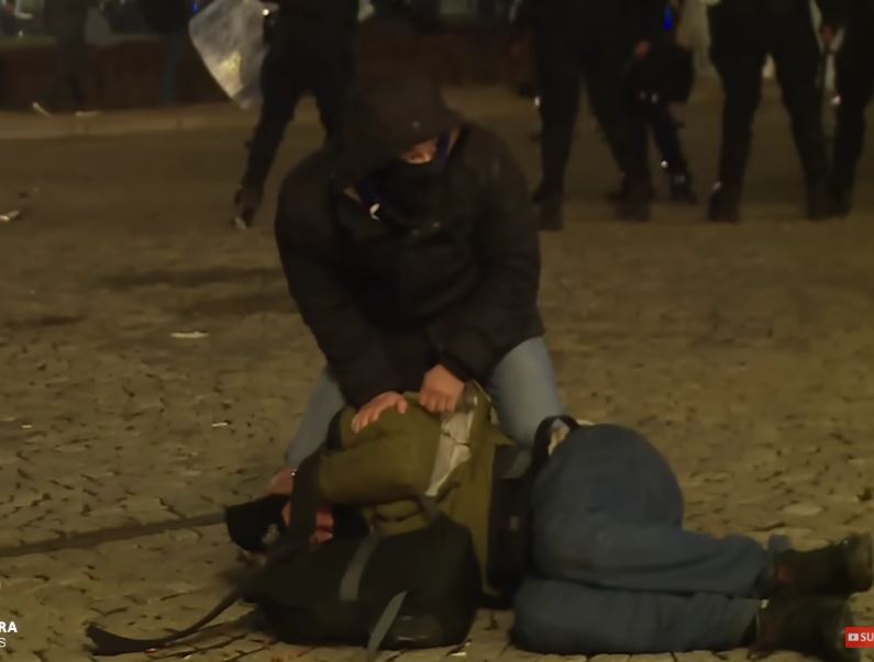 NEMAČKA POSLANICA: Nije slučajno da akteri iz država NATO-a od maja pozivaju na srpski „Majdan“