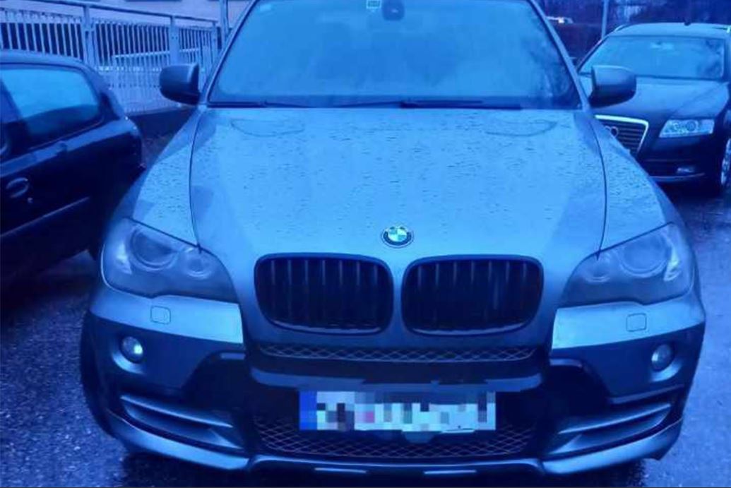 VIŠESTRUKOM PRESTUPNIKU ODUZELI SKUPOCENI BMW: Ranije ostao bez dva auta