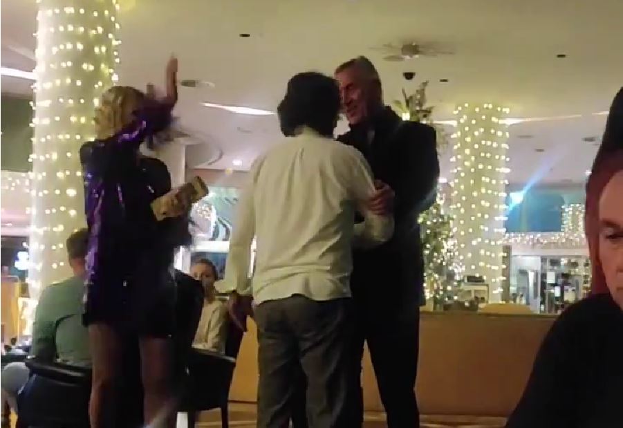 UŽIVAJU U SPLENDIDU! Milo Đukanović i Brano Gvozdenović ne mare za afere u kojima se pominju