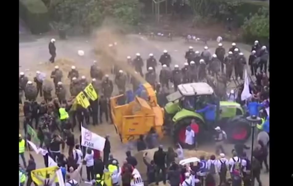 NEMAČKOJ PRIJETI POTPUNA PARALIZA! Poljoprivrednici danas pojačavaju protest, mašinovođe u štrajku, milioni ljudi ne mogu na posao!