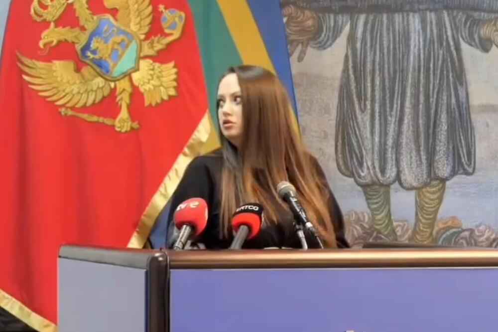 PUCNJAVA PREKINULA SKUPŠTINU Poslanica iz Bara držala govor, a njena REAKCIJA kad je začula HICE postala hit na mrežama (VIDEO)