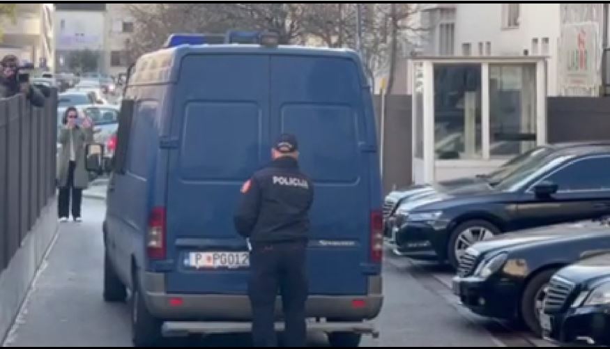 UHAPŠEN NJEMAC NA PODGORIČKOM AERODROMU: Pronađeni pištolj i municija! (FOTO)