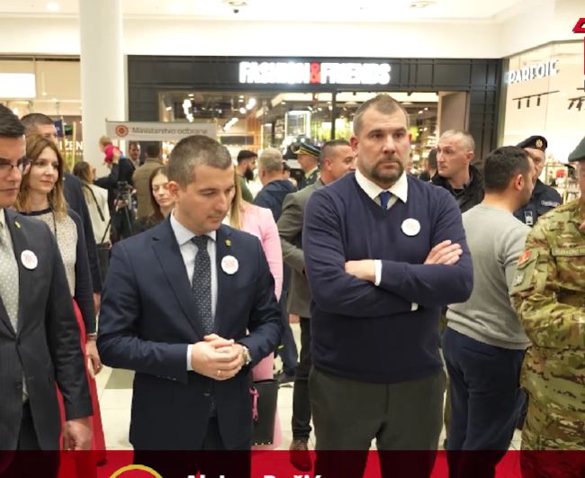 UŽIVIO SE U ULOGU KVINSKINGA IZ PARTIZANSKOG FILMA Damjanović: Ružno je i tužno da se Krapović ni juče nije mogao suzdržati hvalospeva na račun NATO pakta