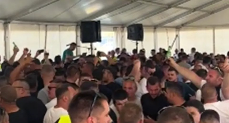 PROCURIO SNIMAK SA SLAVLJA: Hrvati feštali uz veliki hit Cece Ražnatović (VIDEO)