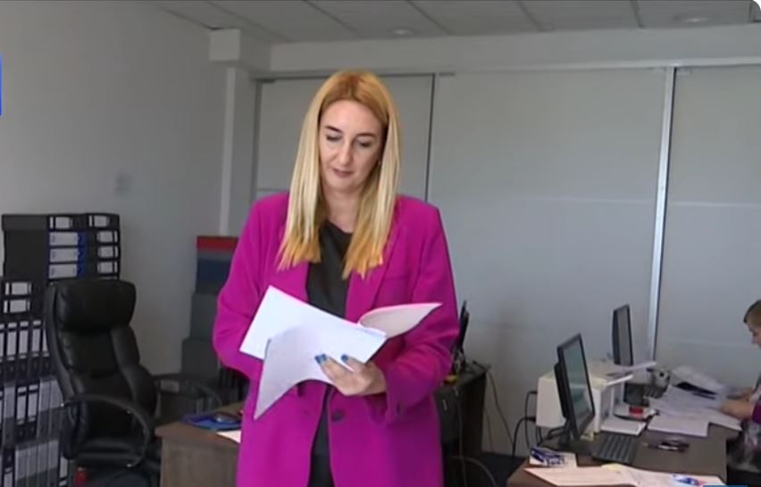 Jelena Perović puštena da se brani sa slobode