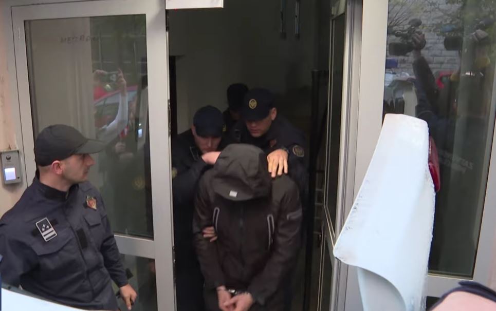 PADALI DOGOVORI O ŠVERCU CIGARETA, KOKAINA I DRANJA ŠIPTARA? I Aco Mijajlović ćaskao preko SKY-a sa Lazovićem juniorom
