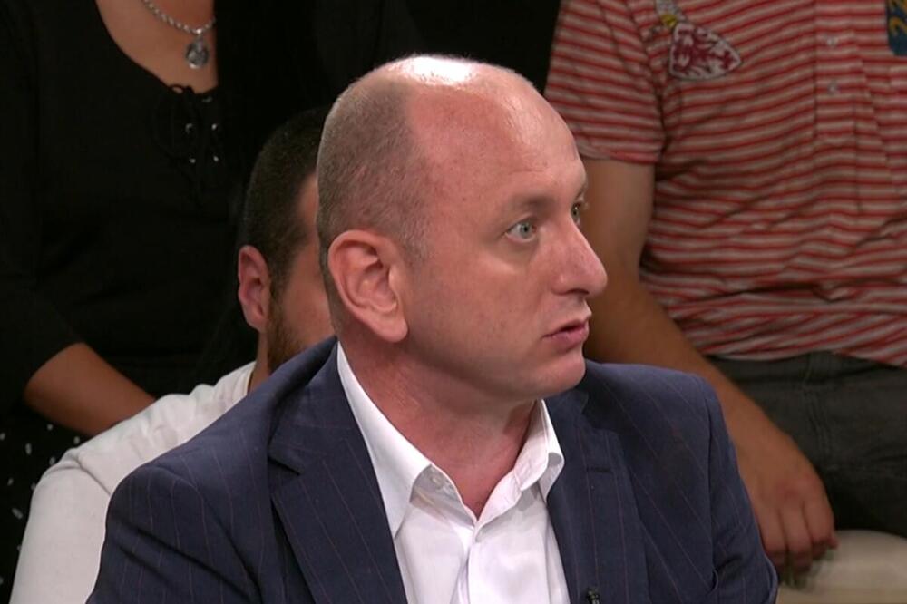 "SPAJIĆ JE U NJEMAČKOJ BIO DUŽE NEGO ŠOLC" Knežević otkrio igru CG i Nemačke: Amandmani o rezoluciji došli iz njemačke ambasade