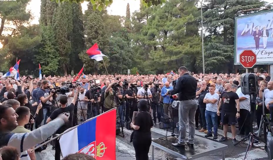 U BUDVI TROBOJKA: Srpske patriote najavljuju blokadu svih crnogorskih gradova - podići će i šatore