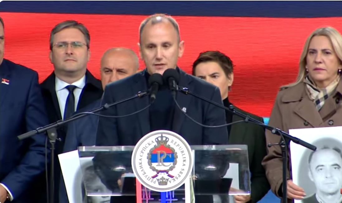 "TAHIROVIĆA BOLI JER SE RUŠI LAŽNI MIT O SREBRENICI" Kojić: Razna udruženja se boje za svoje finansiranje