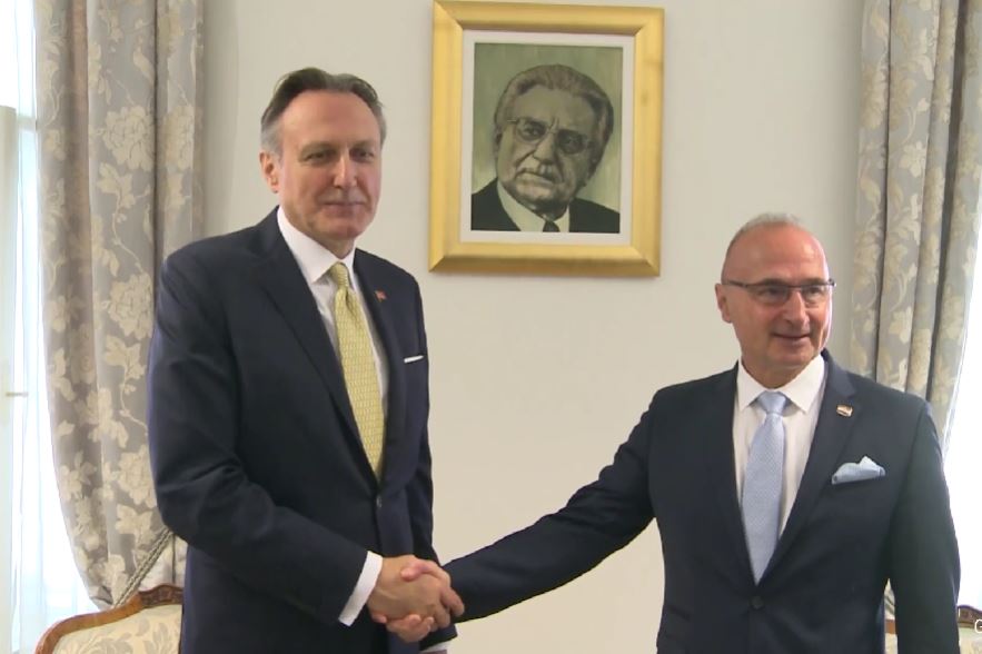 DOBROSAVLJEVIĆ: Nema Hrvatska problem sa crnogorskim Parlamentom nego sa izraelskim Jad Vašemom, oni su ti koji na Jasenovac gledaju kao na genocid!