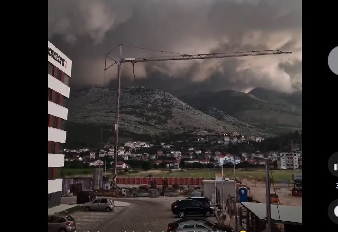 KAO IZ HOROR FILMOVA! Pogledajte apokaliptične prizore superćelijske oluje u Trebinju i Bileći (VIDEO)