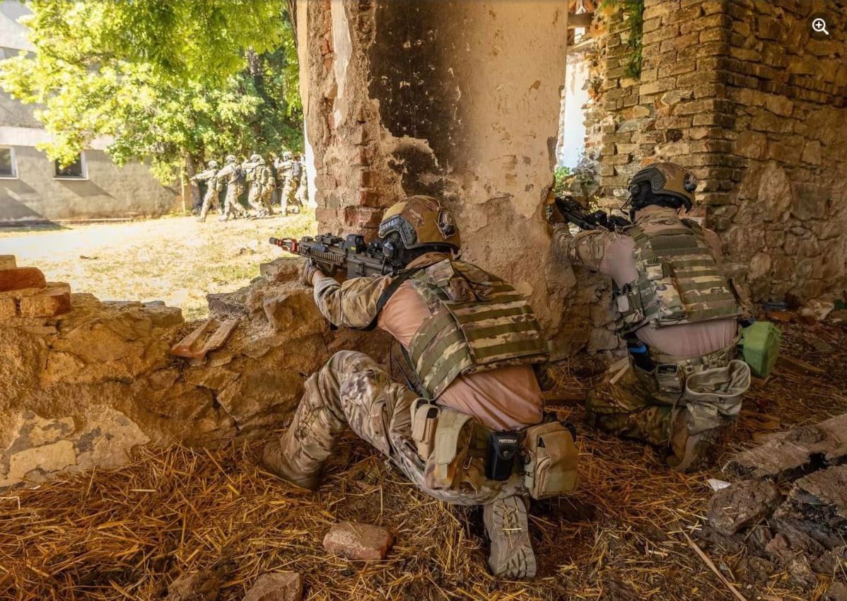 AMERIKANCI TRENIRAJU ALBANSKE TERORISTE Počela vojna vježba SAD, Albanije i tzv. Kosova