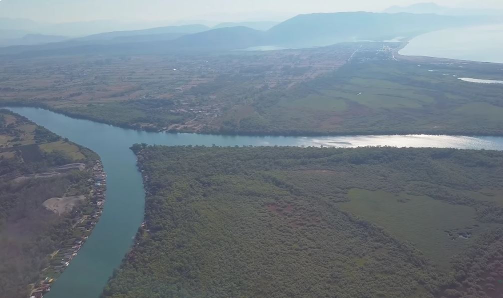 ISPUSTILI FEKALIJE U BOJANU! Širi se nesnosan smrad na plaži