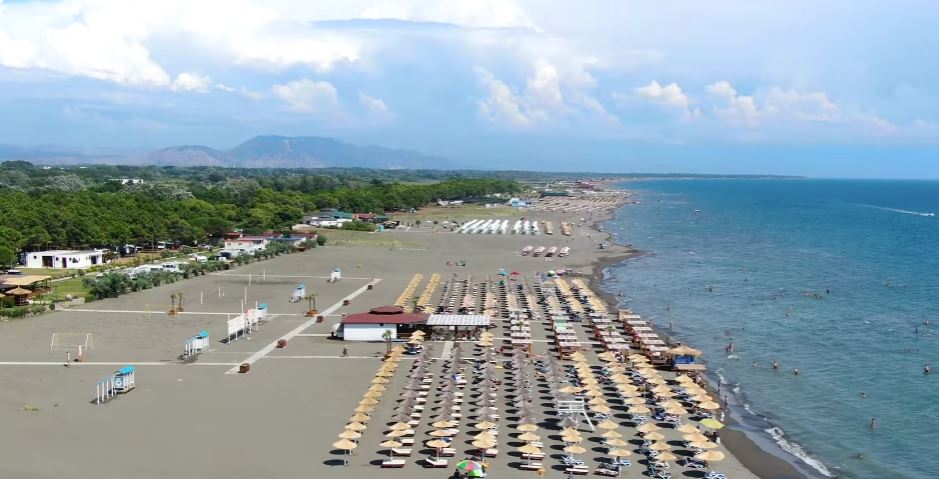 NA VELIKOJ PLAŽI SPAŠENA JEDNA OSOBA: Jake struje je odvukle na otvoreno more