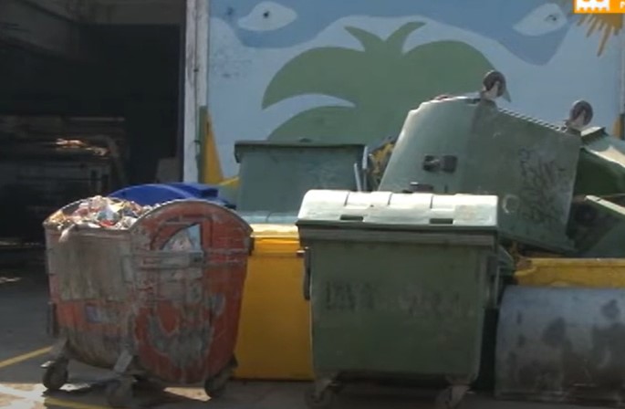 UBILI PSA I BACILI GA U KONTEJNER: Dok su sortirali garderobu volonteri doživjeli užasnu scenu