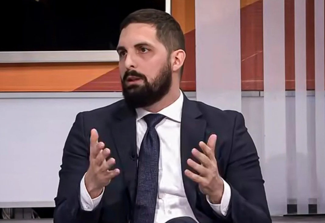 Leković: Napadaju Čarapića za dušek, a brane Lazarevića koji bi službenim vozilom da švercuje motor