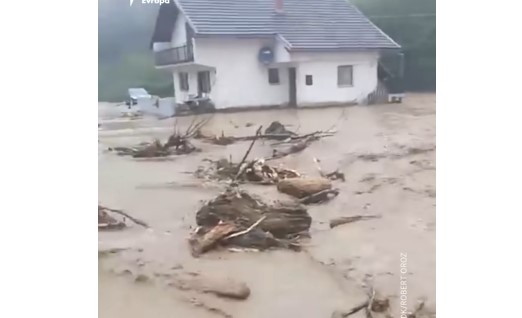 rađani mole za pomoć: Sumnja se da je poplava odnijela preko 20 života