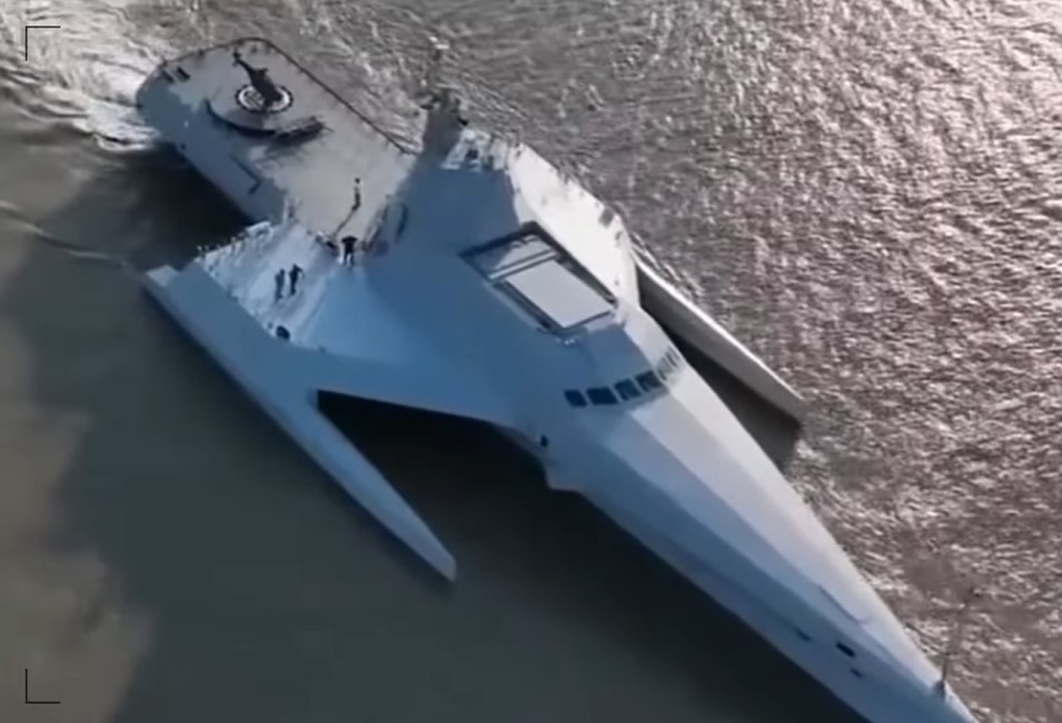 NA SAJMU NAORUŽANJA 600.000 LJUDI! Kina pokazala vojnu silu!Viđeni novi stelt borbeni avion i brod, megadron od 25 metara...(VIDEO)
