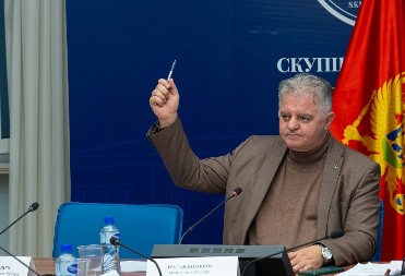 DNP potvrdio ostavku Dragana Bojovića: Poštujemo odluku našeg poslanika i želimo mu uspjeh u daljem političkom i ličnom radu