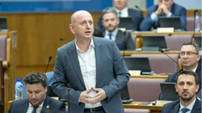Knežević: Vučić će pobijediti sa najmanje 500.000 glasova razlike, pola Glavnog odbora PES-a glasaće za njega