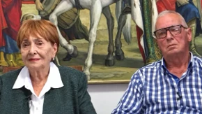 ŠOKANTNI NAVODI O NAPADU NA VUČIĆEVU MAJKU (82): Staricu odgurnuli i oteli joj kese sa namirnicama!
