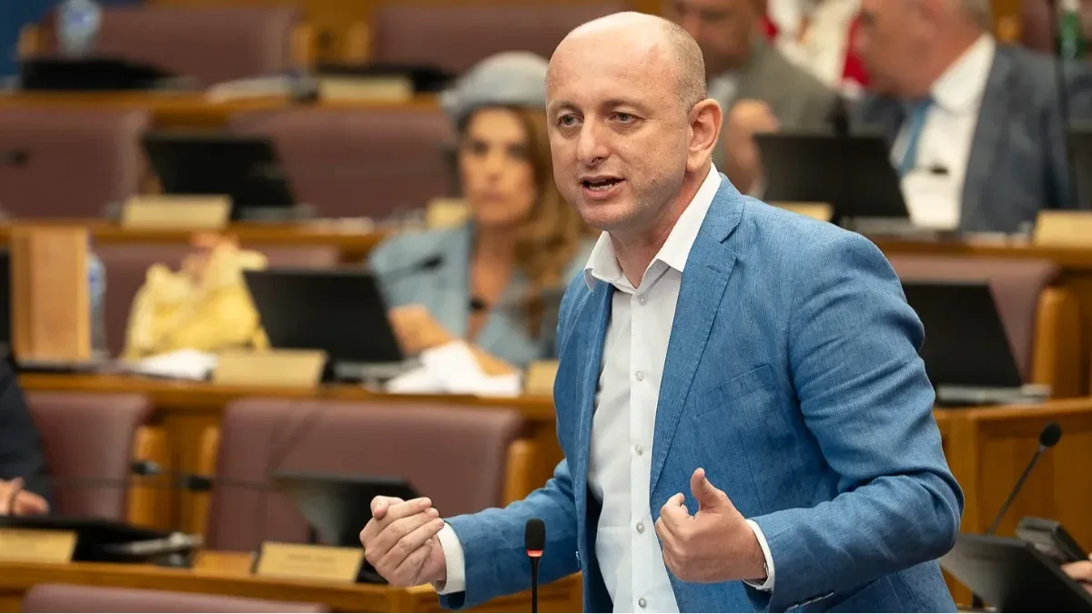 Knežević: Neću se pozivati na imunitet, saslušavaju me zbog Mladića i jer nisam dao kvorum za smjenu Mandića