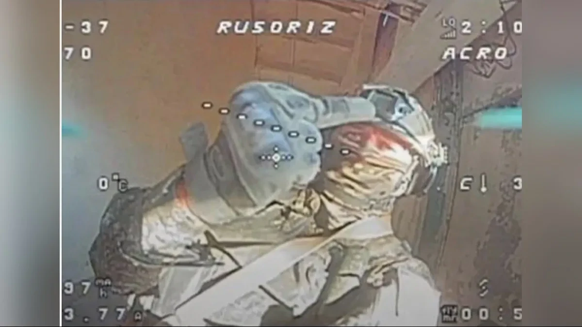 Ruski vojnik golim rukama uhvatio ukrajinski FPV dron u letu! (VIDEO)