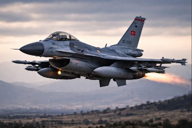 PAD VOJNOG AVIONA U TURSKOJ: Pilot poginuo nakon rušenja F-16 u Balikesiru