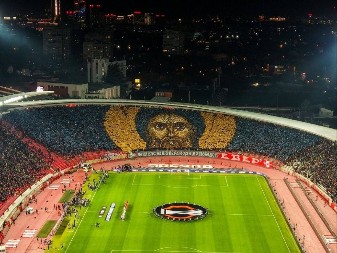 REMEK-DJELO NA MARAKANI: Delije oslikale najveću ikonu ikad viđenu na stadionu (VIDEO)